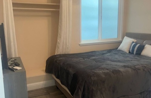 Outer Sunset Apartment | This is an amazing place by the beach, Golden Gate Park, N Judah Line.