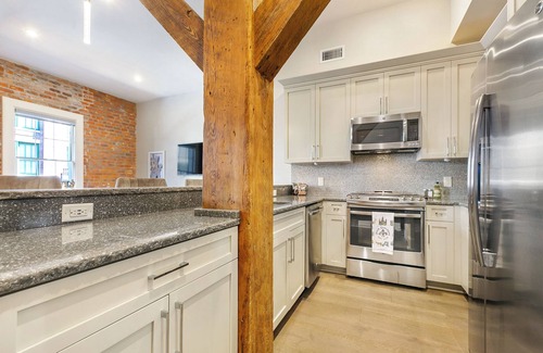 Central Business District Condo | ⚜️THIS IS IT! Downtown Location & Luxury GLAM MEETS HISTORIC CHARMER LG Balcony City Views!