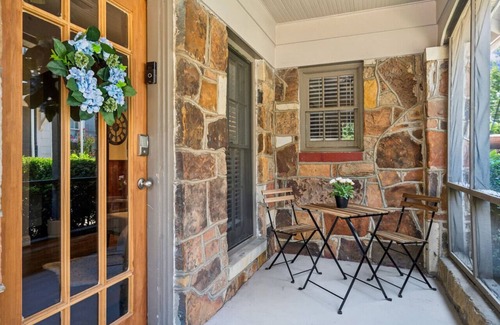 Monticello House | This is Your Home Away From Home! Warm & Comfy 2BD