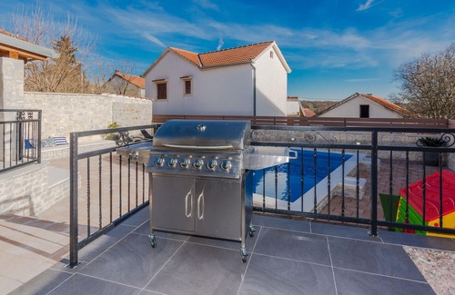 Rastevic House | This modern and comfortable vacation home with pool is located in the hinterland of Zadar.