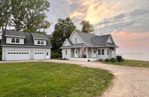 Erie House | This Place Rocks! Waterfall and lake access