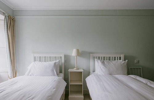 Calvine Apartment | This recently renovated farmhouse features two spacious bedroomed apartments that can be joined to g