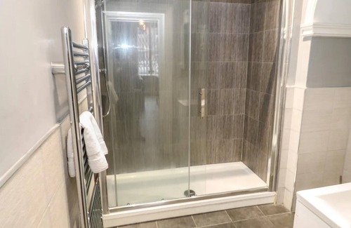 Wakefield Apartment | This serviced apartment is a 1 bedroom(s), 1 bathrooms, located in West Yorkshire, England.