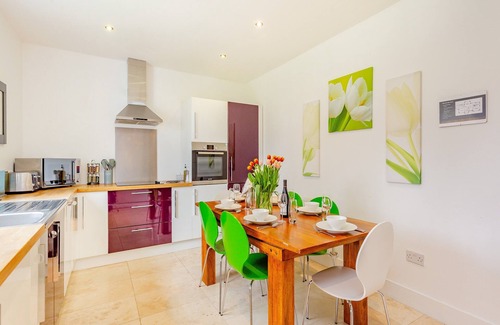 Kirkhill Cottage | This six-bedroomed manor has truly fantastic bedrooms.