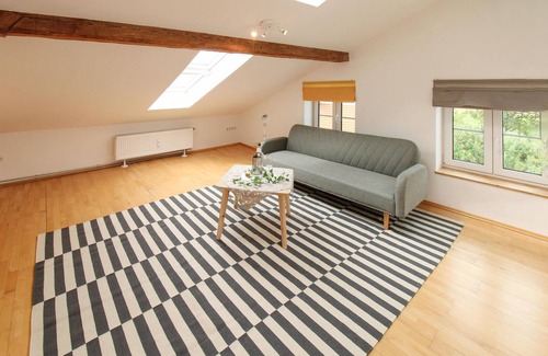 Degerndorf Apartment | This spacious and bright vacation apartment welcomes you near the Starnberg Lake.