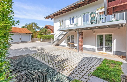 Degerndorf Apartment | This spacious and bright vacation apartment welcomes you near the Starnberg Lake.