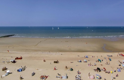 Ostend Apartment | This spacious apartment in Ostend is located 5 minutes from the beach.