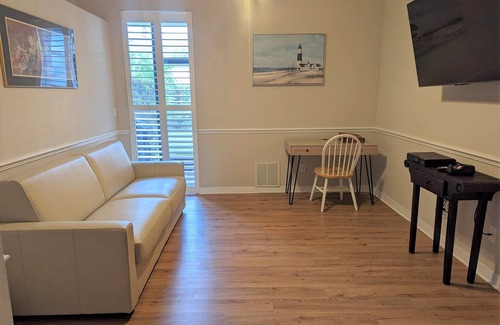 Sarasota Villa | This villa is a 2 bedroom(s), 2 bathrooms, located in SARASOTA, FL.