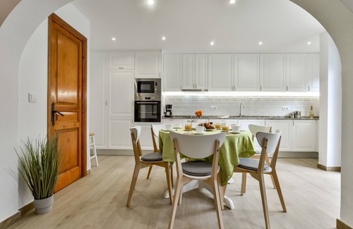 Benissa Coast Ski Chalet | THOMAS, Bungalow for 6 people and swimming pool,free wifi