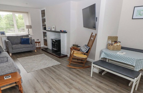 Boncath Cottage | THORN VILLA, family friendly, with a garden in Newcastle Emlyn