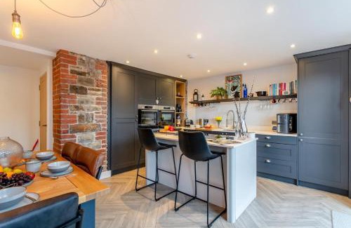 Bishops Tawton House | Thorncliffe Mews