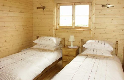Liverton Cabin | THORNLEA LOG CABIN, pet friendly, with a garden in Danby