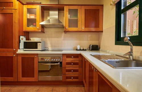San Miguel de Abona Villa | Three-bedroom villa 180 m2 with garden&pool&garage