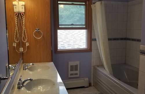Palenville House | Three BED Room House
