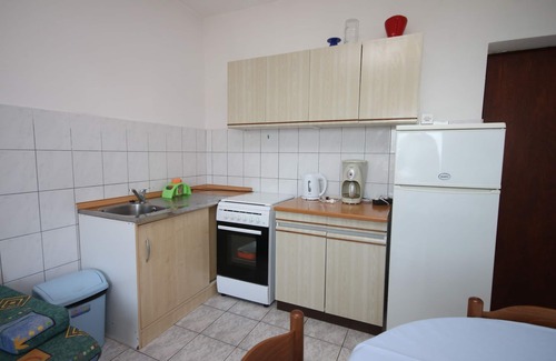 Lun Apartment | Three bedroom apartment with terrace and sea view Lun, Pag (A-6450-a)