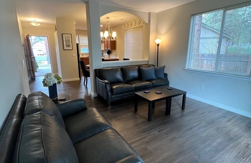 Southwest Bend House | Three Bedroom in SW Bend