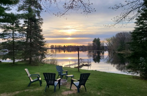 Tomahawk House | Three Bedroom Ranch on the Lake w/Firepit