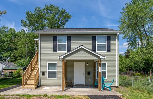 Buckroe Beach House | Three blocks from the beach 2