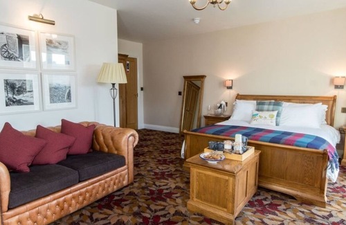 Powerstock Hotel | Three Horseshoes Inn