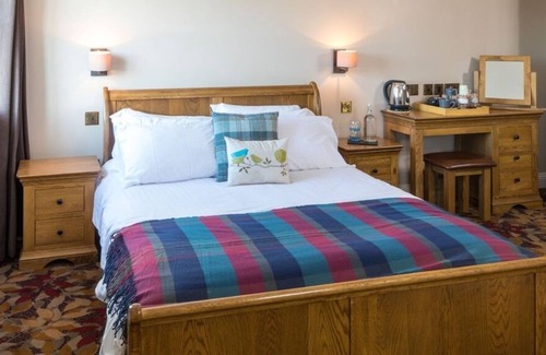 Powerstock Hotel | Three Horseshoes Inn