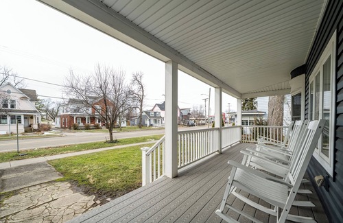 Three Oaks House | Three Oaks Home Close To Everything! Two Night Summer Min!