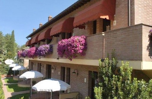 Pancole Apartment | Three-room apartment sleeps 4 with A.C and Wifi
