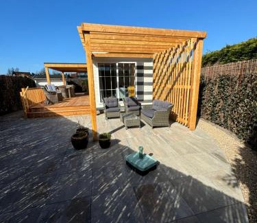 Ouddorp Ski Chalet | ThuizInOuddorp Parel no 30 & Oester no 29 Verkoeling aan Zee