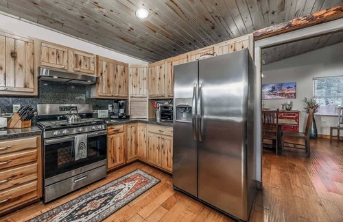 Ruidoso Cabin | Thunder Lodge Summary