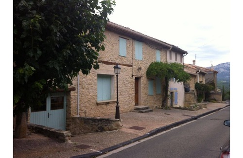 Crillon-le-Brave House | Thyme (photos 14-28)