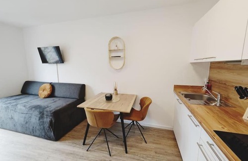 Metzingen Apartment | TiCasa GOLD-Zentral-Outlet-Aufzug-Stylisch-Unique