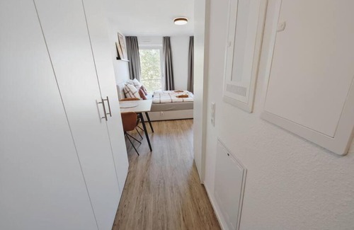 Metzingen Apartment | TiCasa HAPPY Zentral-Outlet-Parkplatz-Aufzug-SmartTV-Unique