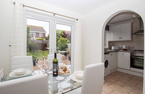 Wyke Regis Cottage | TIDAL DRIFT, pet friendly, country holiday cottage in Wyke Regis