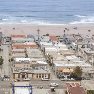 El Porto Apartment | Tide House - Unit D - Modern Oceanview 1BD w Parking
