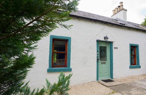 Girvan House | Tig Cottage - a rural, quirky, pet friendly 2 bedroom cottage near Ballantrae