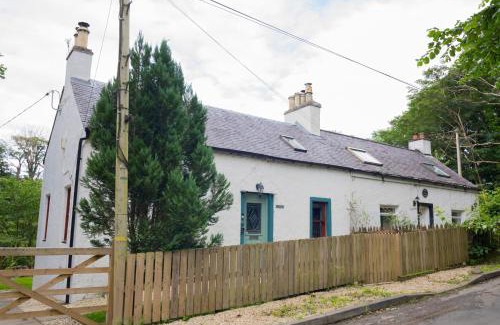 Girvan House | Tig Cottage - a rural, quirky, pet friendly 2 bedroom cottage near Ballantrae
