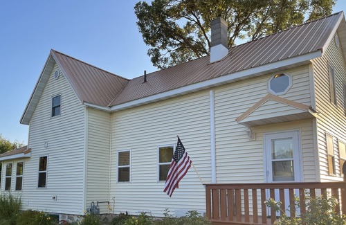 Aniwa House | Tiger Lily Farmhouse - Aniwa Vacation Home