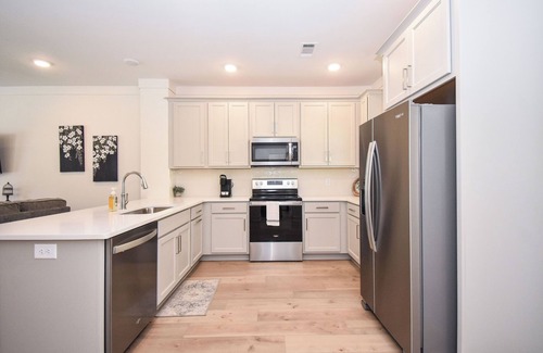 Auburn House | Tiger's Tail in Auburn - 2 BR/2.5 BA condo 1.5 miles from AU, sleeps 8!