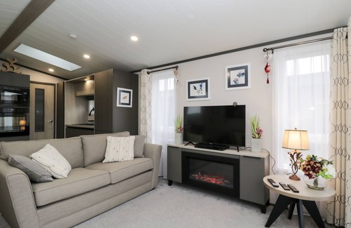 Chipping Norton Cottage | TIGGYWINKLES, pet friendly, with a garden in Chipping Norton