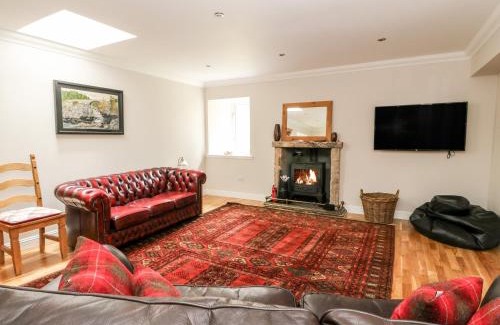 Marybank House | Tigh Na Drochit