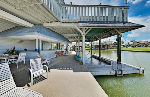 Galveston House | Tiki Hideaway