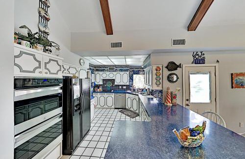 Galveston House | Tiki Hideaway