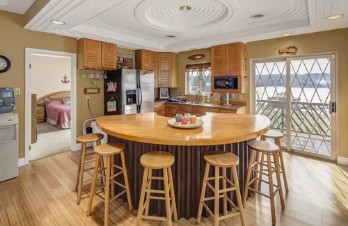 Mineral House | Tiki House, perfect large family getaway!