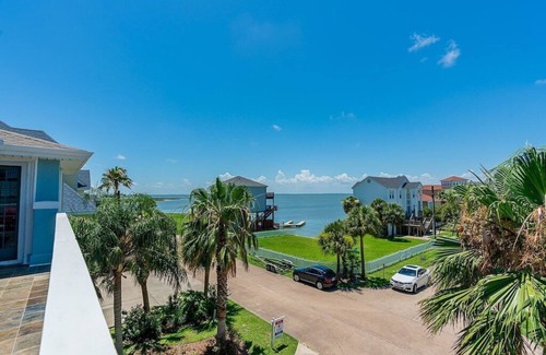 Terramar Beach House | Tiki Oasis: Bay Views/Boat Slip/Kayaks! Sleeps 17