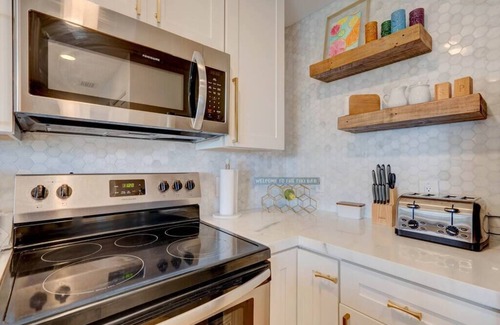 Tavernier Condo | Tiki Time Top Floor King 1 BR 1BA