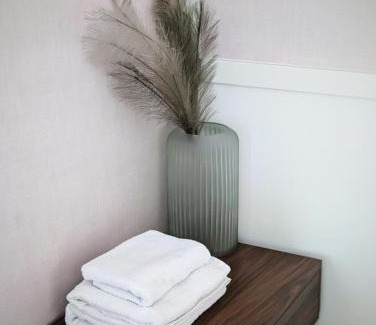 Rauma House | Tilava huone rannan lähellä