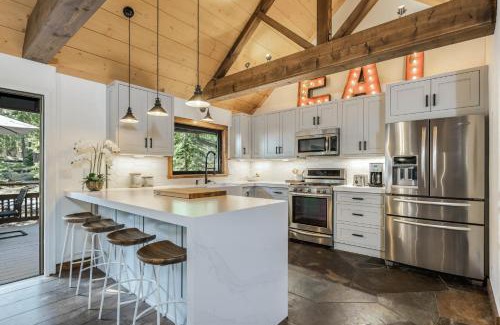 Talmont House | Timber Grove at Tahoe Park - Gorgeous 4BR Cabin - Tahoe Park HOA, Pets OK, Near Skiing