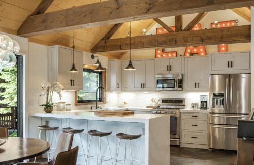 Talmont House | Timber Grove at Tahoe Park - Gorgeous 4BR Cabin - Tahoe Park HOA, Pets OK, Near Skiing