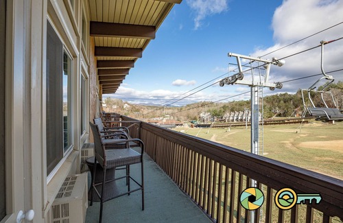 Basye Condo | Timber Lodge (#235) On ski slope | Triple-decker bunk beds!