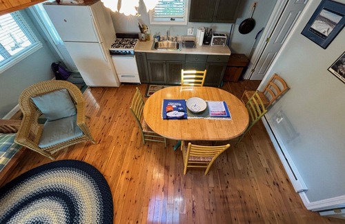 Meredith Cottage | Timbers Cottage. Lake Winnipesaukee shared waterfront.