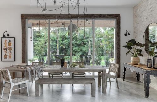 Naples House | ✰ Time 4 U Estate: Hot tub, Pool, Tennis Court, Ping Pong Fire Pit & More!